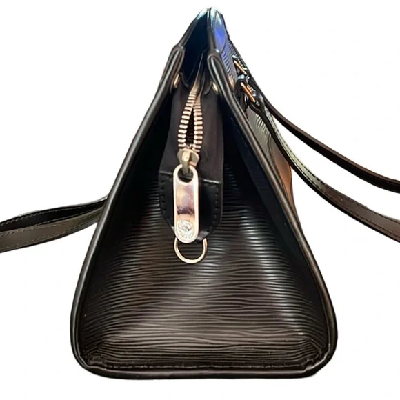 LOUIS VUITTON Madeleine PM Epi Leather Black Shoulder Bag Handbag Purse